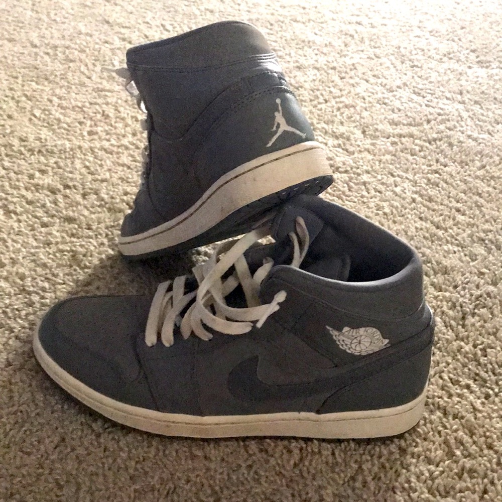 In good condition. - Picture 2 of 4